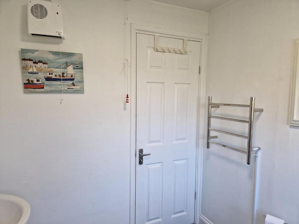 Caldon Holiday Chalet Sleeps 4 In Dartmouth Wifi Electric Inc Pet Friendly Exterior photo
